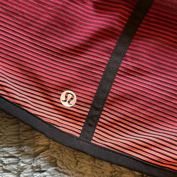 Lululemon Tracker Shorts - Picture 4 of 5